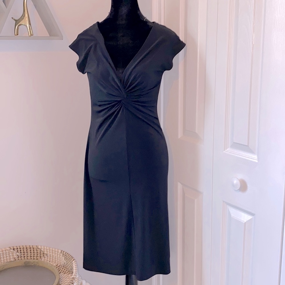 Ladies Vneck Black Dress, Midi, cap sleeves, Size 10, lots of stretch, EUC